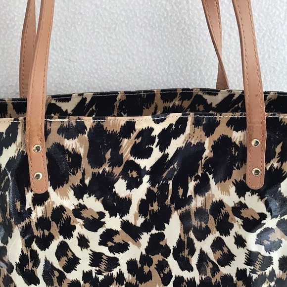 Bath & Body Works leopard print cosmetics tote. - Picture 4 of 16